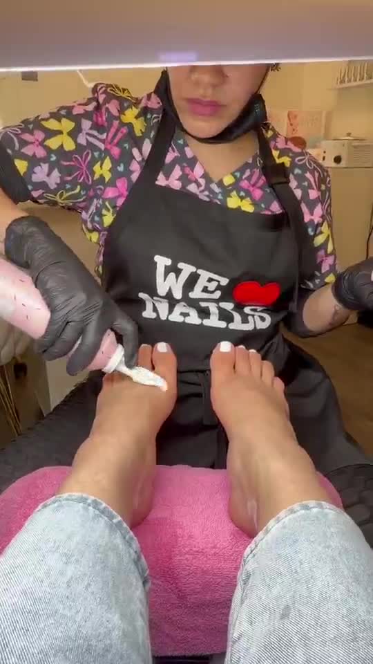 Proceso de aplicación de uñas de gel - MV Premium Nails Tampa