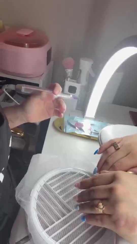 Trabajo de uñas premium paso a paso, Tampa Bay